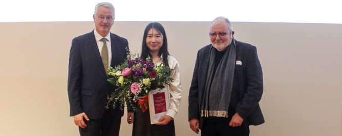 ann Stenger, Seonah Chae und Matthias Flügge bei der Verleihung des ILB-Kunstpreises 2023