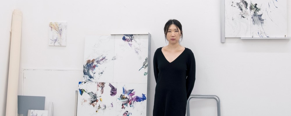 Seonah Chae mit ihrem abstrakten Gemälden