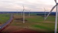Windpark mit Straße von Oben in der Lausitz