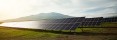 Photovoltaikanlage auf einer Wiese