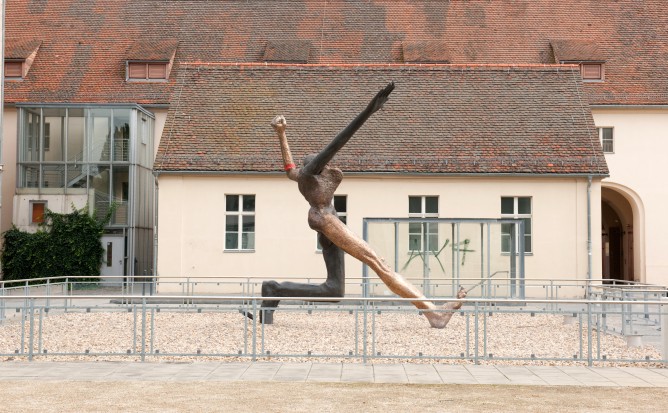 Magazinverwalterhaus mit Denkmal "Der Jahrhundertschritt"